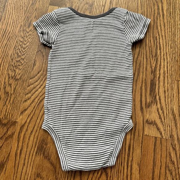 Carter’s navy blue outfit bundle for baby boy, size 9M (4 pieces) - Picture 7 of 10